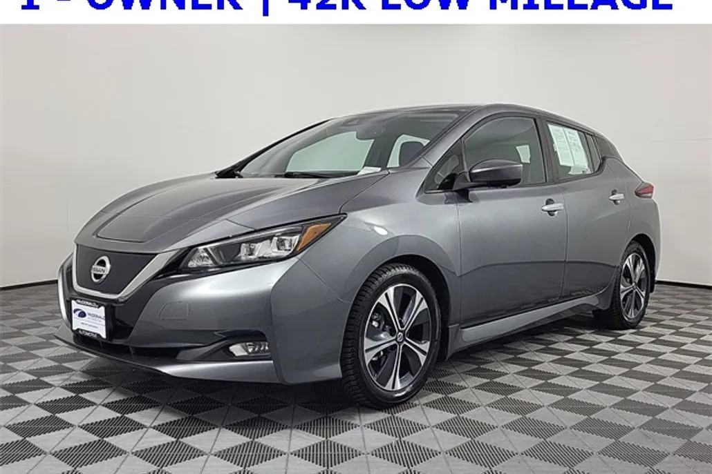 2020 Nissan Leaf SV photo 1