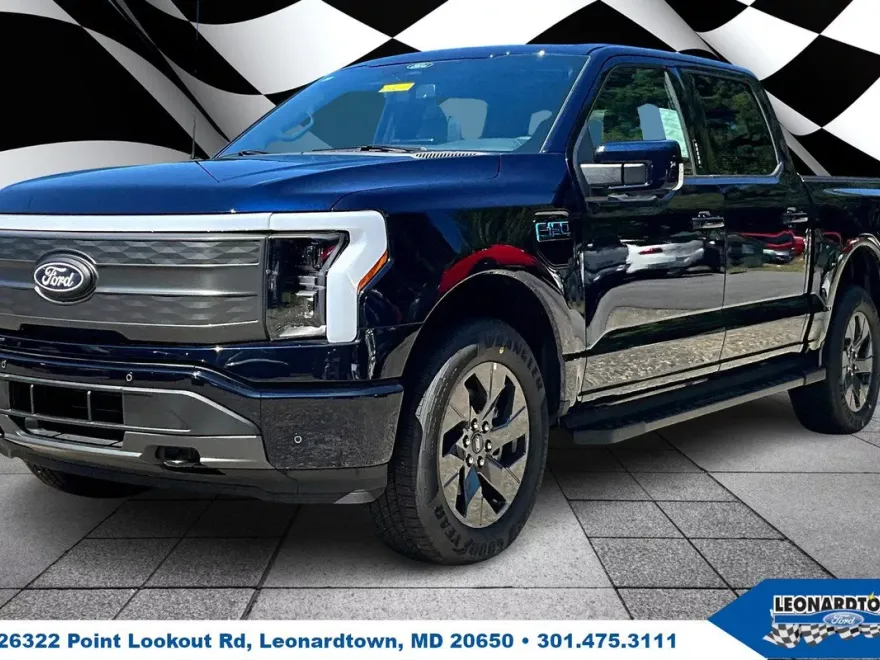 2025 Ford F-150 Lightning Lariat photo 1