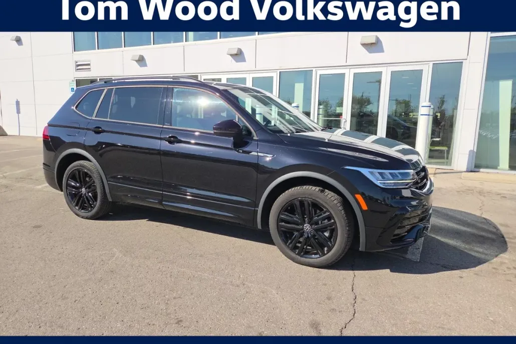 2022 Volkswagen Tiguan SE R-Line Black photo 1