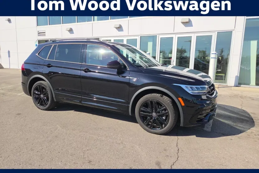 2022 Volkswagen Tiguan SE R-Line Black photo 1