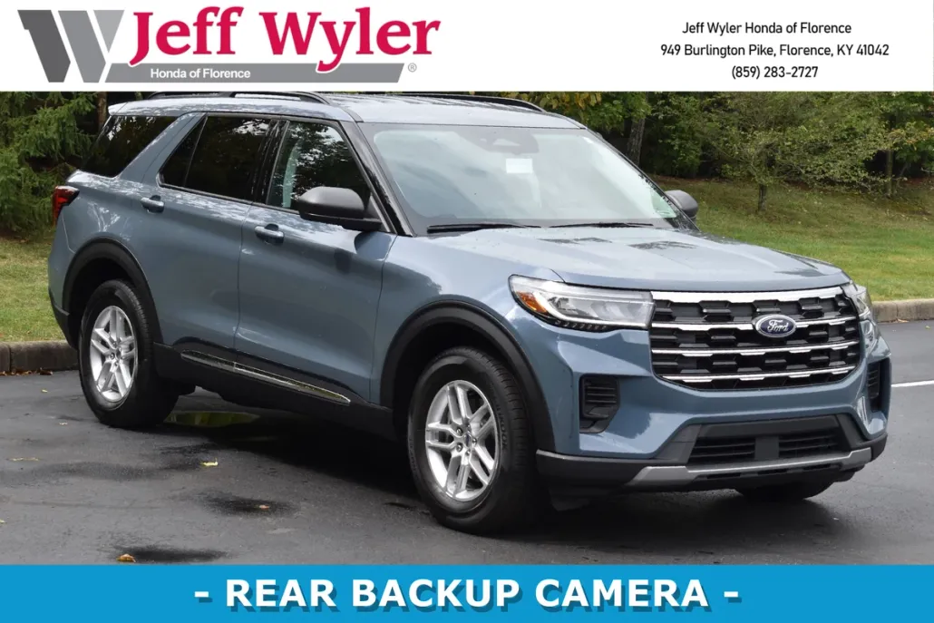 2025 Ford Explorer photo 1