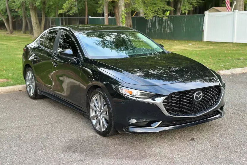 2023 Mazda Mazda3 Preferred photo 1