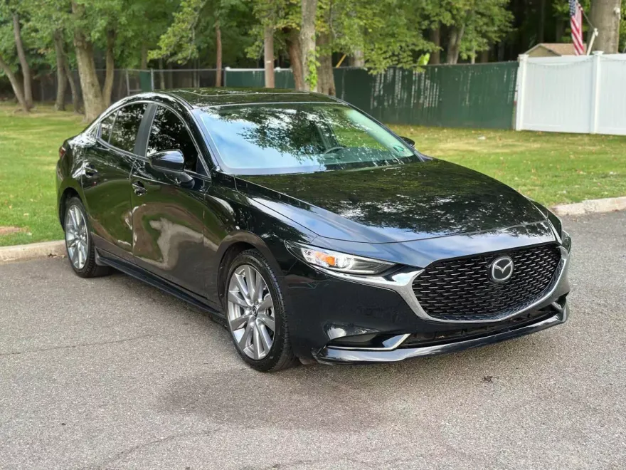 2023 Mazda Mazda3 Preferred photo 1