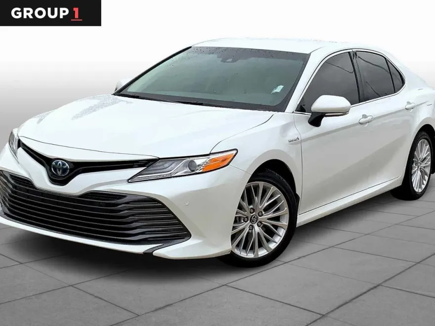 2018 Toyota Camry Hybrid XLE photo 1