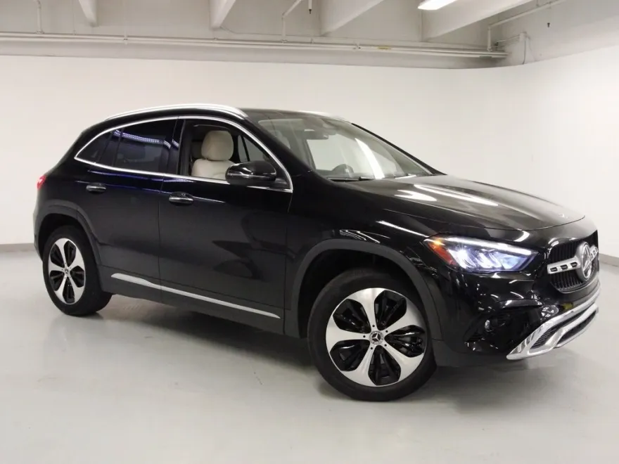 2025 Mercedes Benz GLA 250 4MATIC photo 1