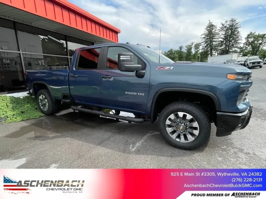 2025 Chevrolet Silverado 2500HD Custom photo 1