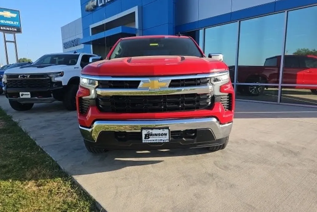 2025 Chevrolet Silverado 1500 LT photo 1