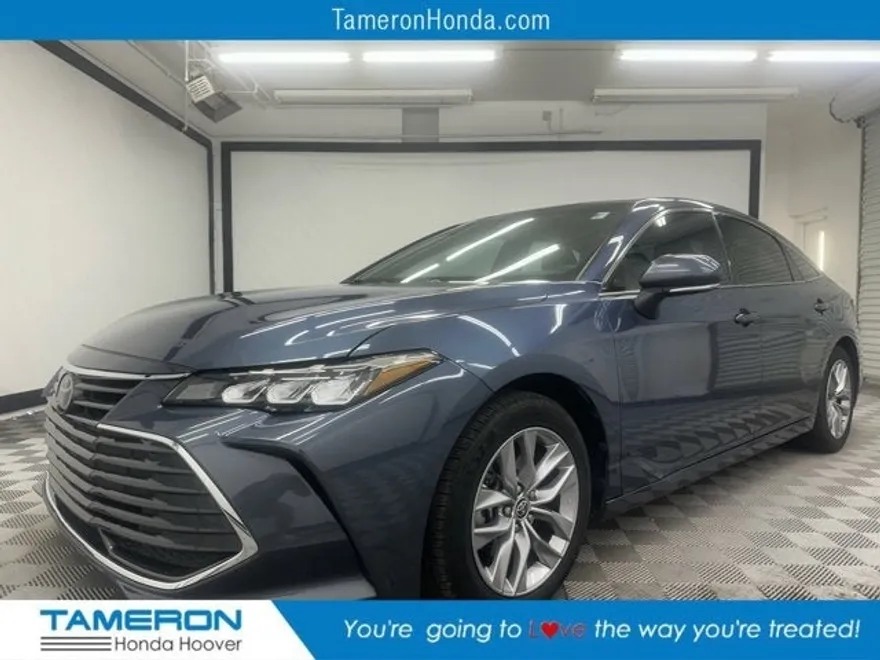 2022 Toyota Avalon XLE photo 1