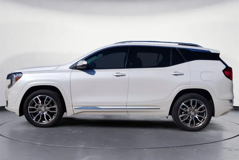 2024 Gmc Terrain Denali photo 1