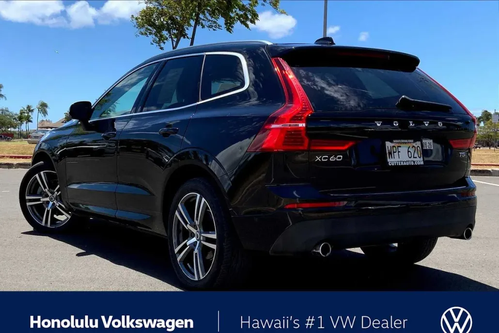 2018 Volvo XC60 T5 Momentum photo 1