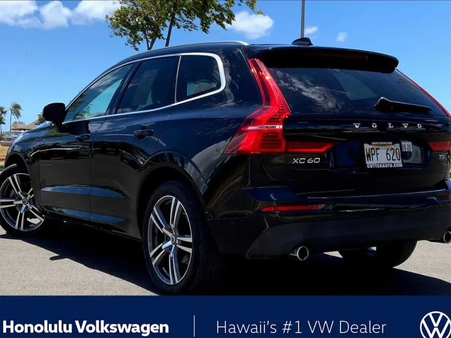 2018 Volvo XC60 T5 Momentum photo 1