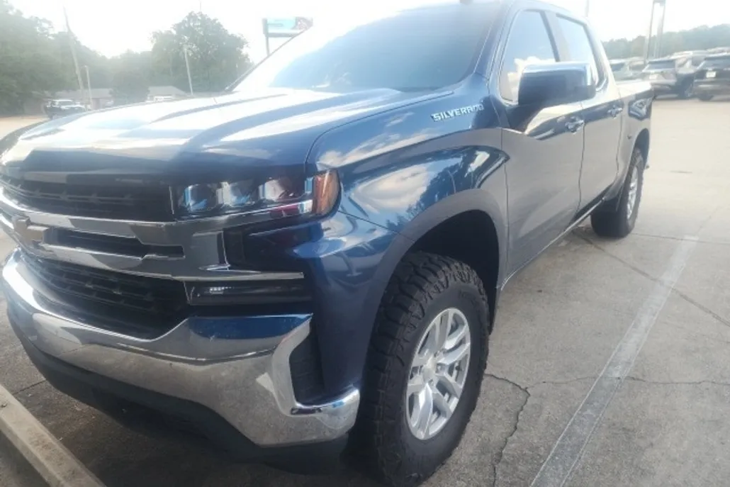 2021 Chevrolet Silverado 1500 LT photo 1