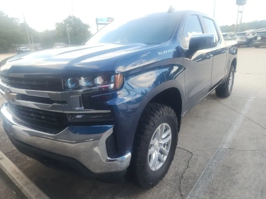 2021 Chevrolet Silverado 1500 LT photo 1