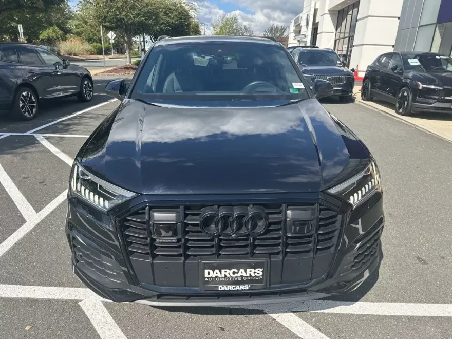 2021 Audi Q7 55 Prestige photo 1