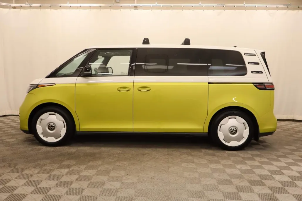 2025 Volkswagen ID. Buzz photo 1