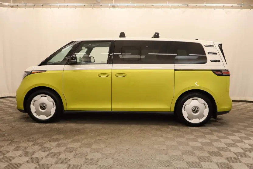 2025 Volkswagen ID. Buzz photo 1