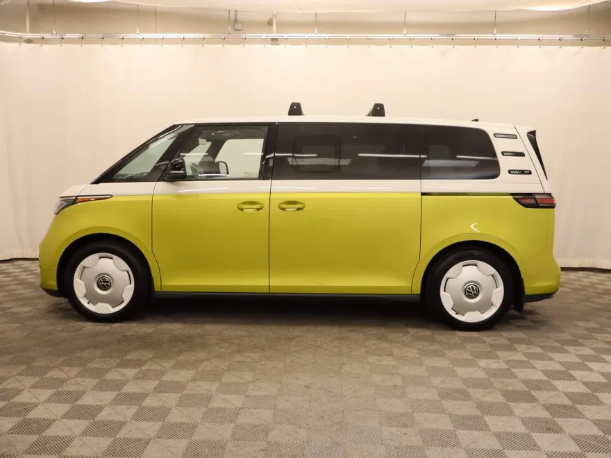 2025 Volkswagen ID. Buzz photo 1