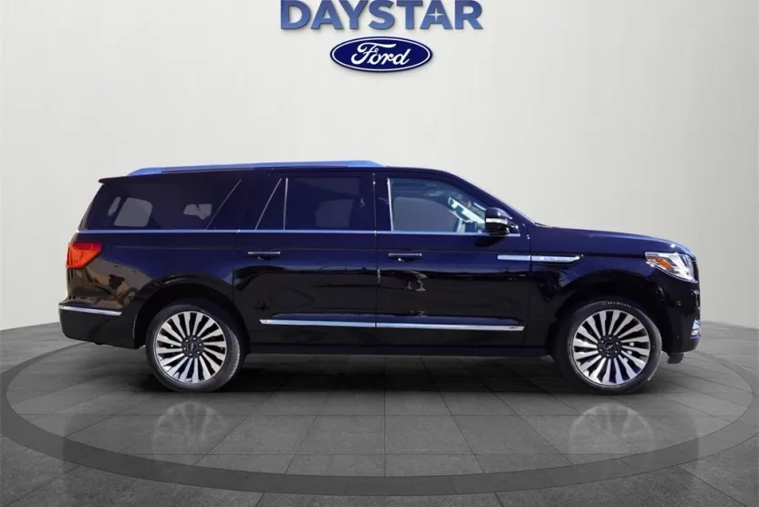 2021 Lincoln Navigator L Reserve photo 1