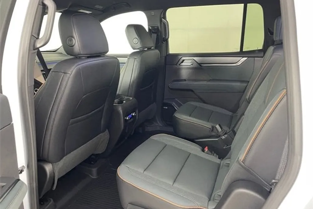 2026 Gmc Acadia AT4 photo 1