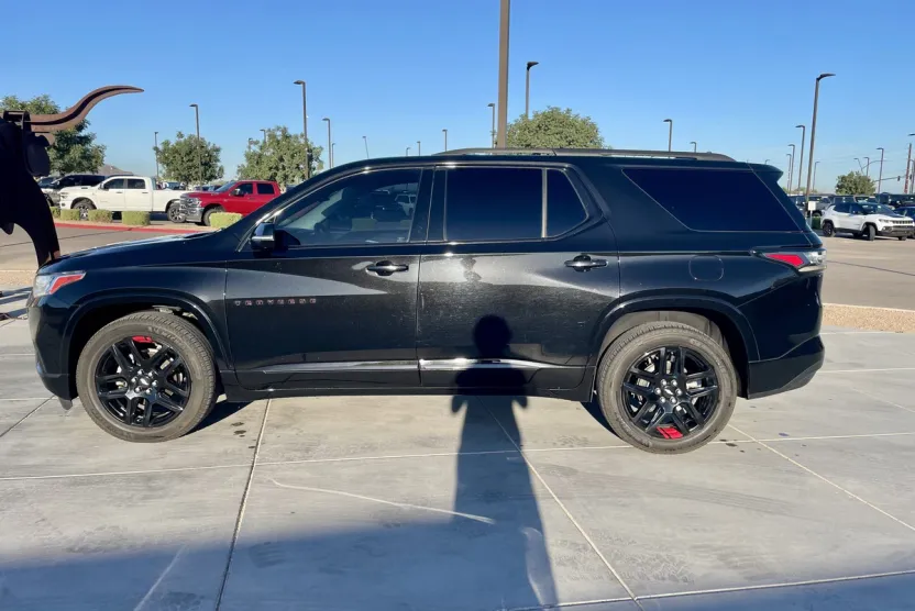 2020 Chevrolet Traverse Premier photo 1