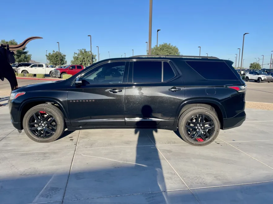 2020 Chevrolet Traverse Premier photo 1