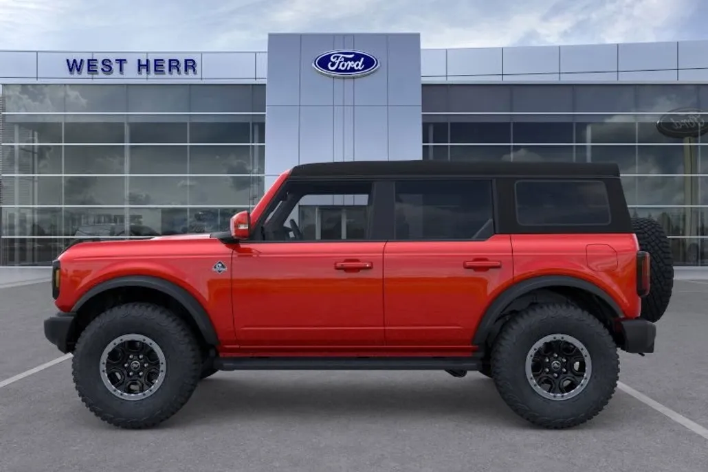 2024 Ford Bronco Outer Banks photo 1