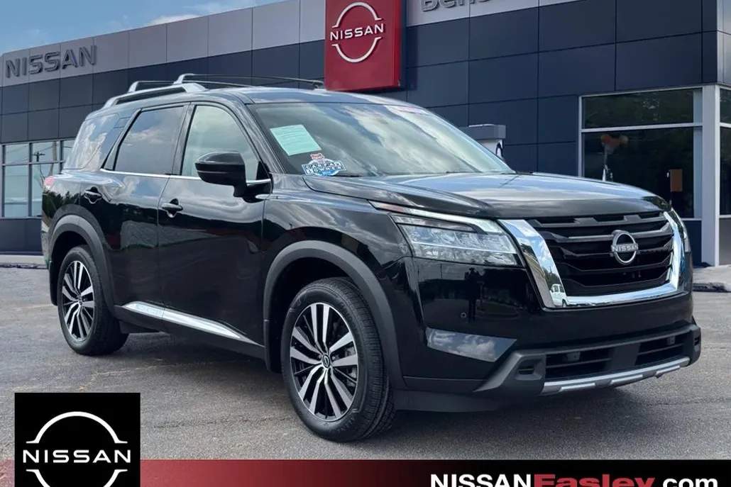 2024 Nissan Pathfinder Platinum photo 1