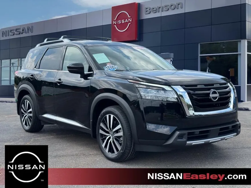 2024 Nissan Pathfinder Platinum photo 1