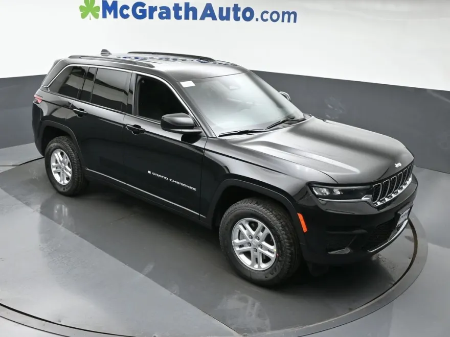 2025 Jeep Grand Cherokee Laredo photo 1