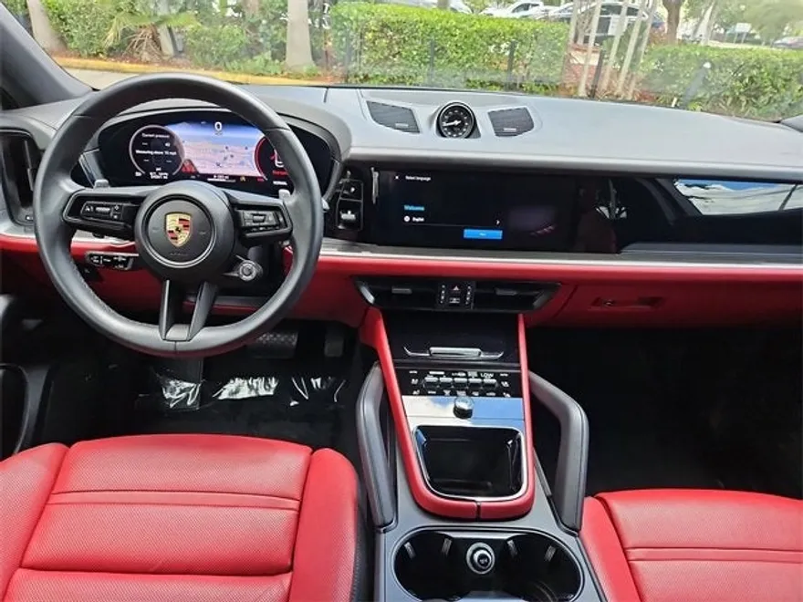 2024 Porsche Cayenne Base photo 11