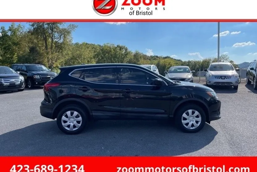 2019 Nissan Rogue Sport S photo 1
