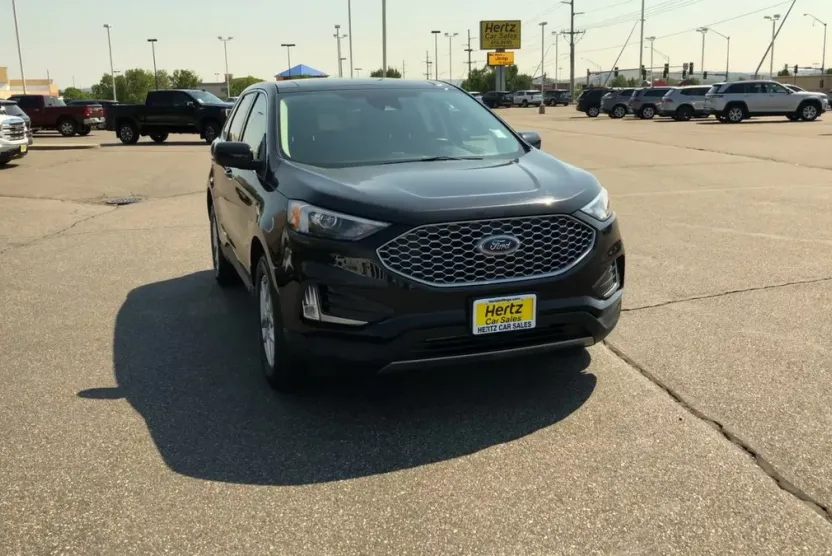 2024 Ford Edge SEL photo 1