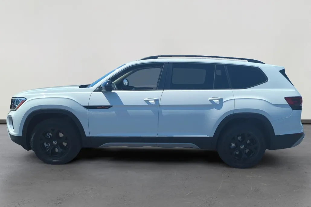 2025 Volkswagen Atlas Peak Edition SE photo 1