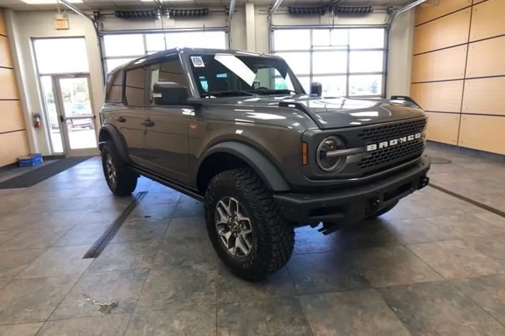 2025 Ford Bronco Badlands photo 1