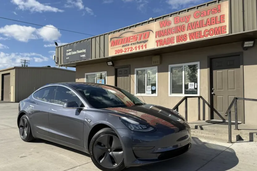 2018 Tesla Model 3 Long Range photo 1