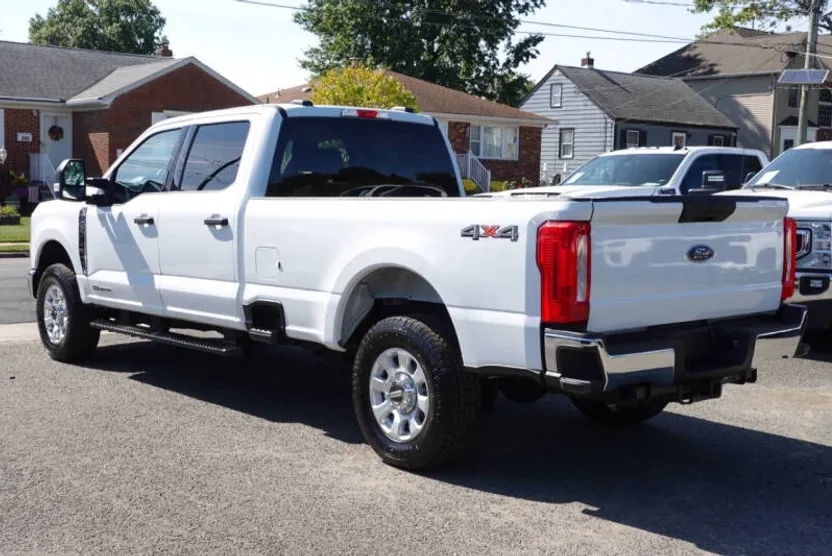 2023 Ford F-250 XLT photo 1