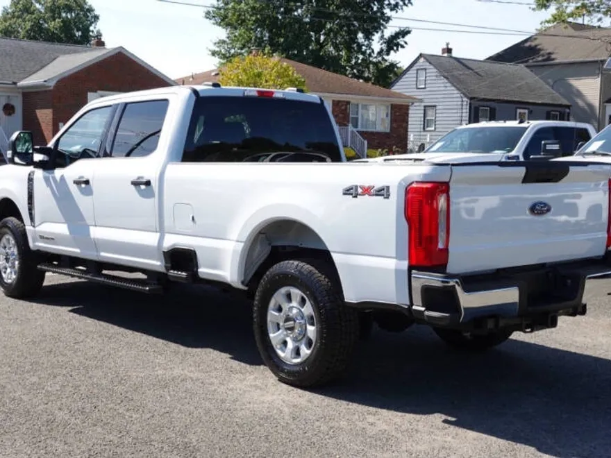 2023 Ford F-250 XLT photo 1