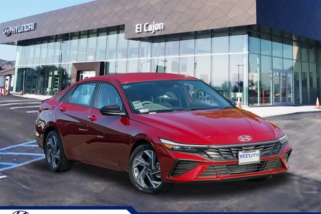 2025 Hyundai Elantra SEL Sport photo 1