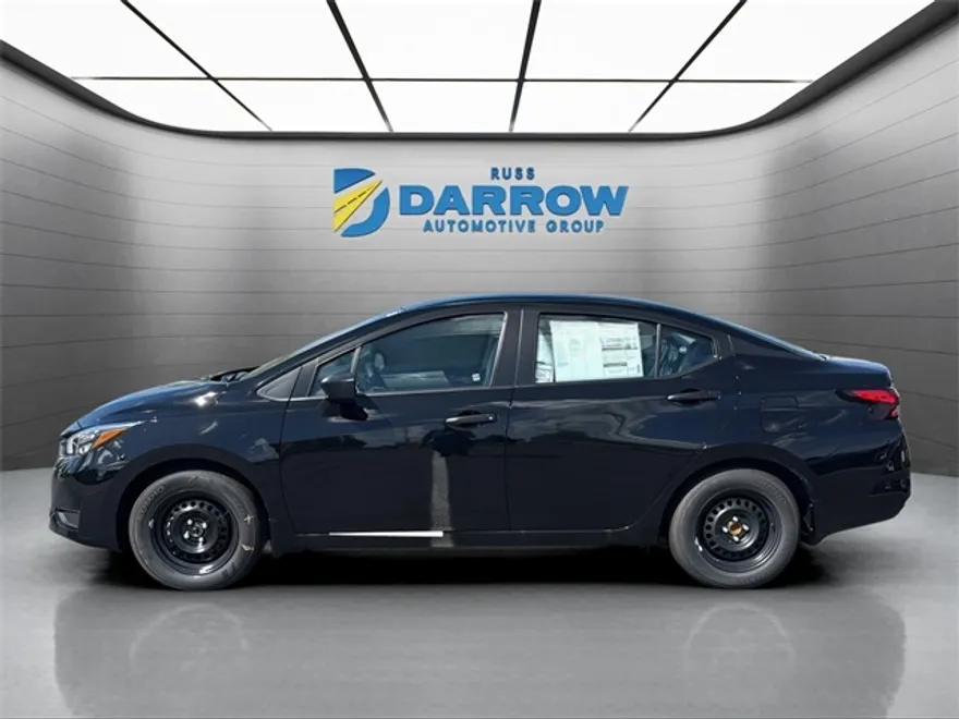 2025 Nissan Versa 1.6 S photo 1