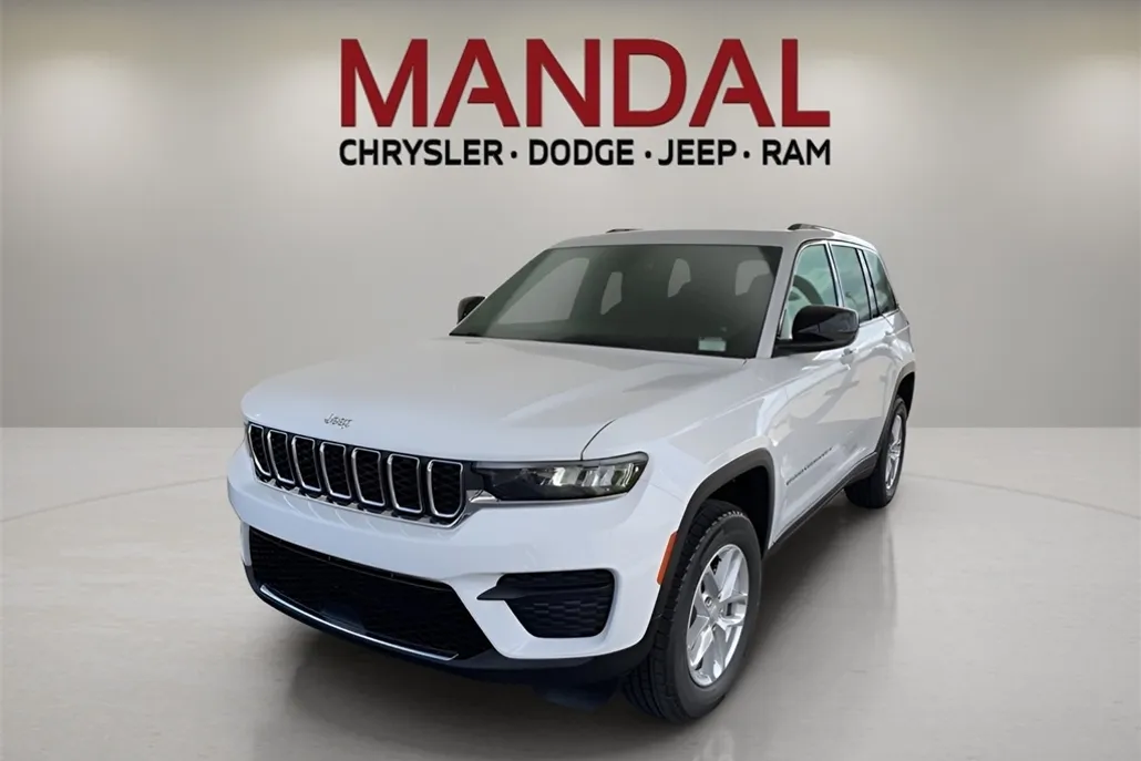 2025 Jeep Grand Cherokee Laredo X photo 1