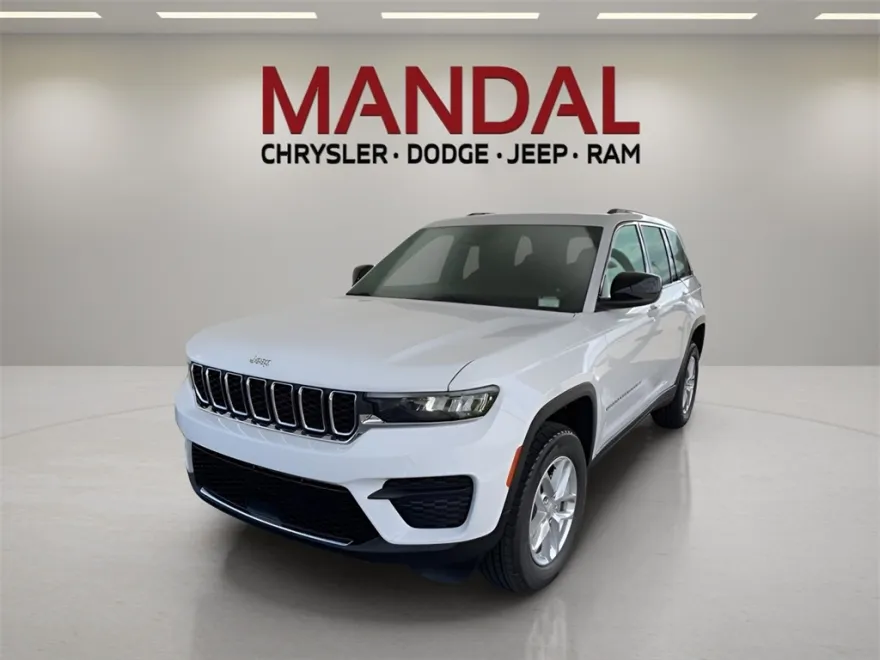 2025 Jeep Grand Cherokee Laredo X photo 1