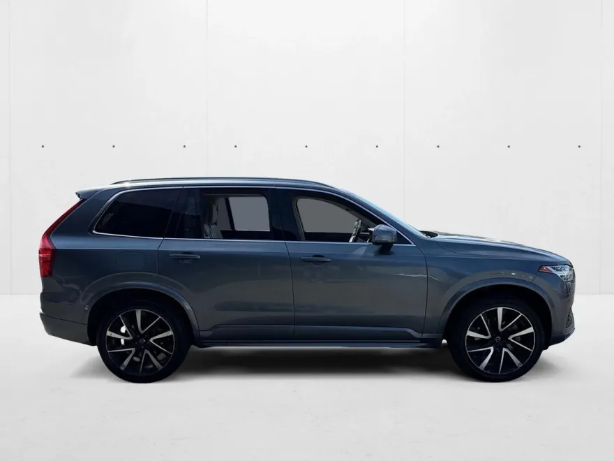 2020 Volvo XC90 T6 Momentum photo 1