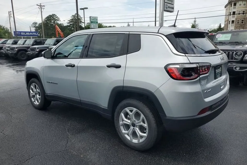 2025 Jeep Compass Sport photo 1