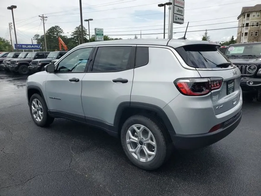 2025 Jeep Compass Sport photo 1