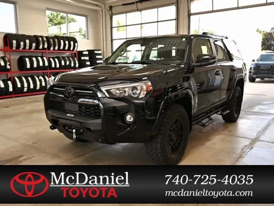 2021 Toyota 4Runner TRD Off-Road Premium photo 1