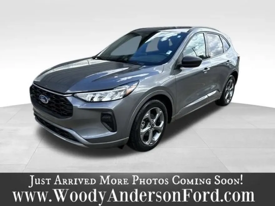 2024 Ford Escape ST-Line photo 1