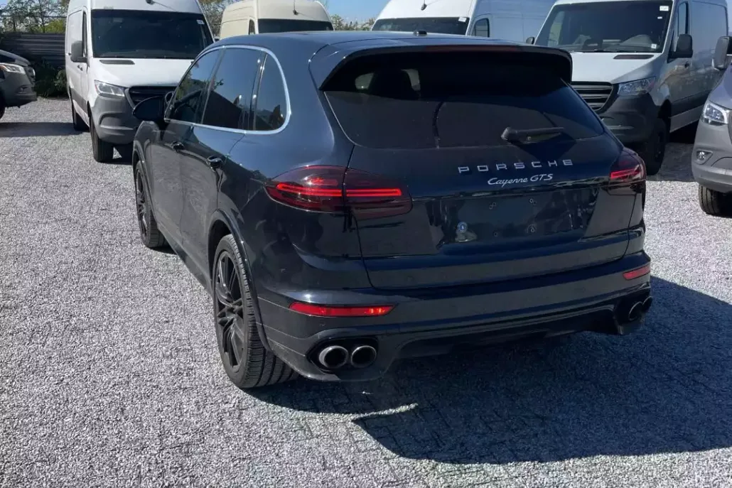 2016 Porsche Cayenne GTS photo 1