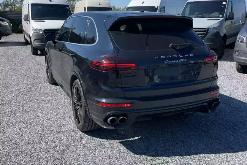 2016 Porsche Cayenne GTS photo 1
