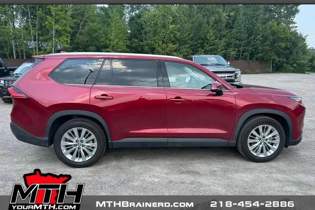 2024 Toyota Grand Highlander Platinum photo 1