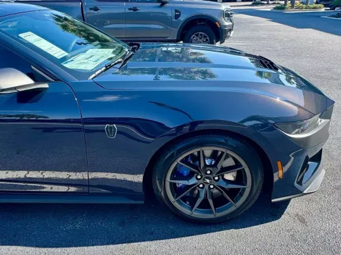 2025 Ford Mustang Dark Horse Premium photo 4